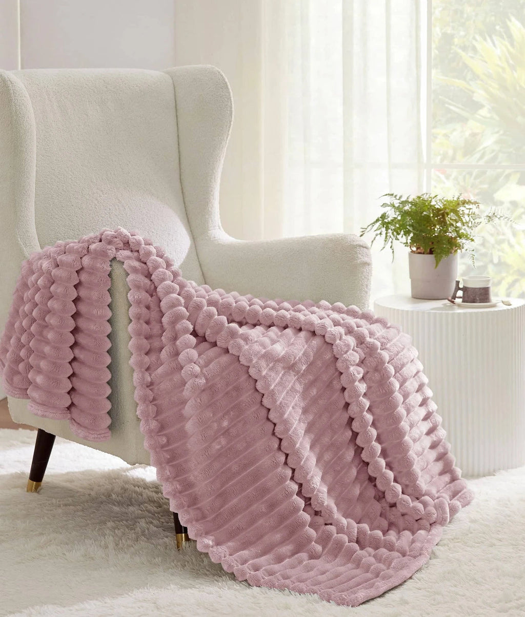Couverture rechauffante en laine polaire Hallo